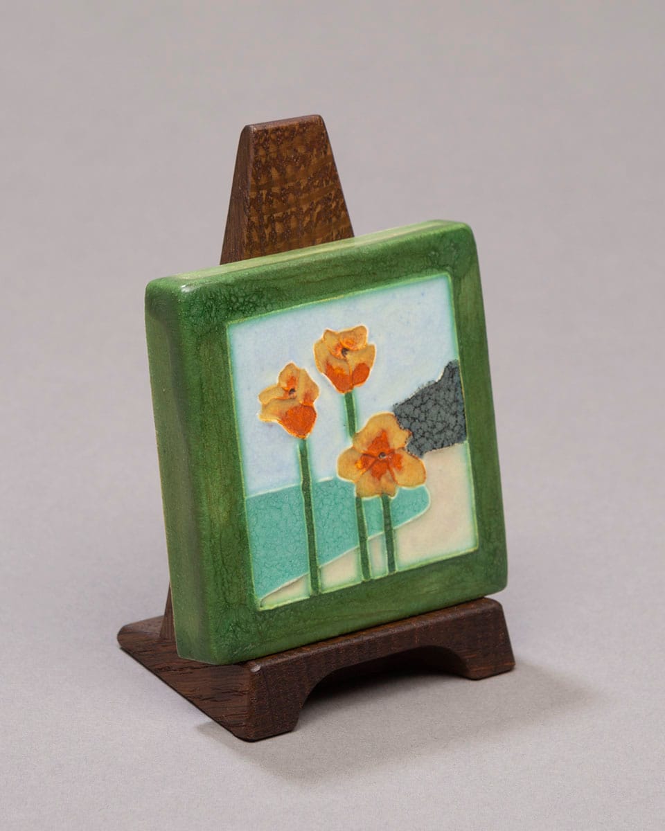 N44_LG_PetitePoppiesTile_ES3STAND