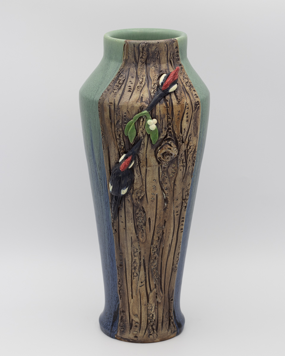 R1052_PeckUnderMistletoe-1