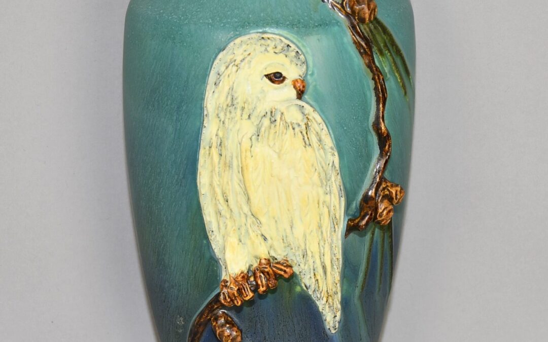 Snowy Owl Wall Pocket (Right-Facing)