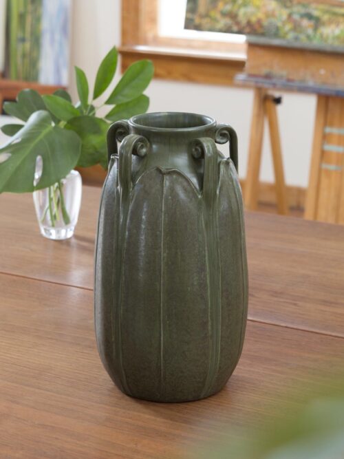 Grand New Frond Vase