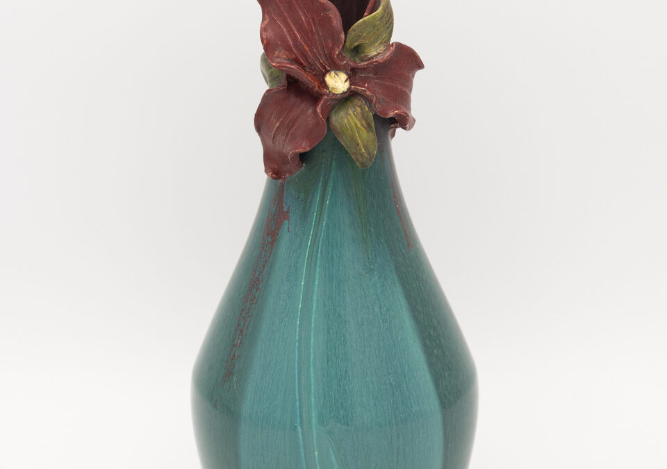 Red Trillium Vase