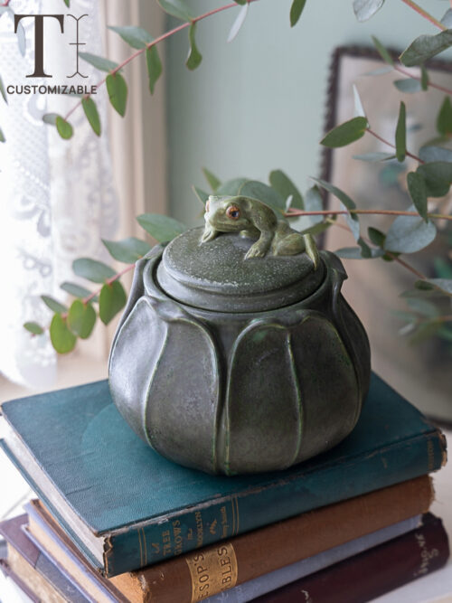 Leaf Small Lidded Urn